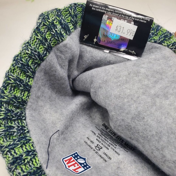 NWT New Era 2018 Sideline On Field Pom Beanie - Seattle Seahawks - Picture 3 of 4